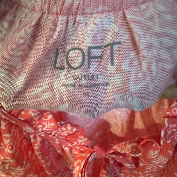Loft pink floral blouse, size medium - Picture 3 of 4